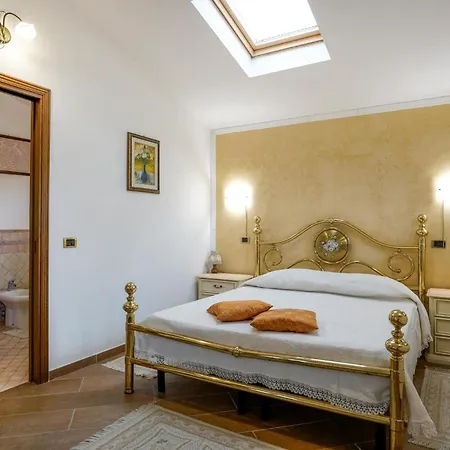 Stunning In Pontemazzori With Kitchen