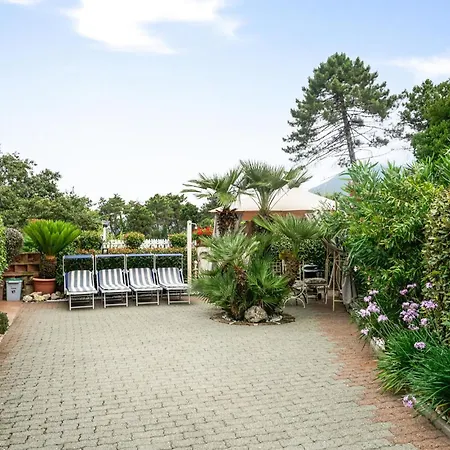 Stunning In Pontemazzori With Kitchen Holiday home Nocchi