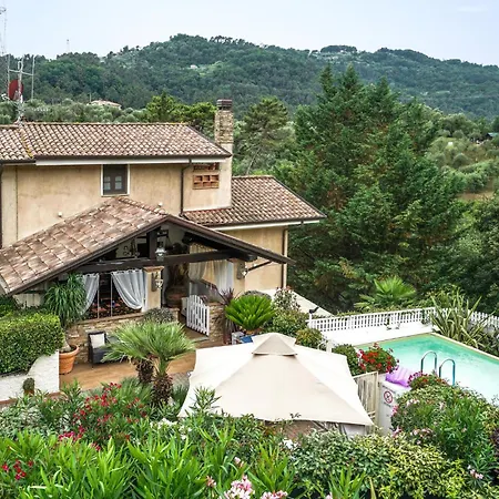 Stunning In Pontemazzori With Kitchen